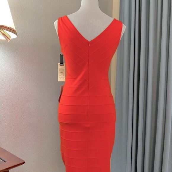 NEW BB DAKOTA Hudson bodycon dress Vneckline front & back sleeveless - Picture 2 of 7